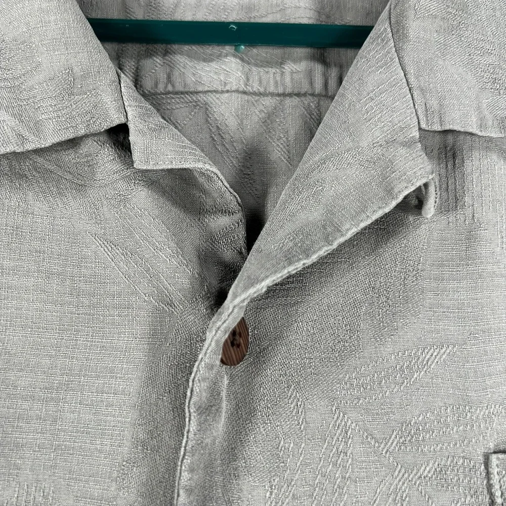 Tommy Bahama Shirt Mens XL Extra Large Gray Short Sleeve Button Up Original Fit